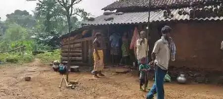 खूँटी:शक में भतीजे ने ईंट से कुचलकर चाचा की हत्या की,आरोपी गिरफ्तार खूँटी:शक में भतीजे ने ईंट से कुचलकर चाचा की हत्या की,आरोपी गिरफ्तार