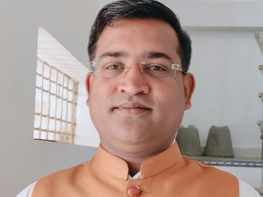 सरयू प्रखंड में उत्फ़न सिंह और विवेकानंद गुप्ता बने सांसद प्रतिनिधि,भाजपा कार्यकर्ताओं में उत्साह सरयू प्रखंड में उत्फ़न सिंह और विवेकानंद गुप्ता बने सांसद प्रतिनिधि,भाजपा कार्यकर्ताओं में उत्साह