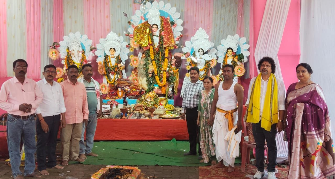 साउथ पार्क गवर्नमेंट कॉलोनी,बिष्टुपुर में धूमधाम से मना दुर्गोत्सव साउथ पार्क गवर्नमेंट कॉलोनी,बिष्टुपुर में धूमधाम से मना दुर्गोत्सव