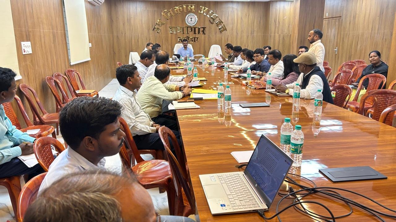 कुष्ठ रोग खोज अभियान 2025–26 के सफल क्रियान्वयन को लेकर उपायुक्त की अध्यक्षता में बैठक संपन्न कुष्ठ रोग खोज अभियान 2025–26 के सफल क्रियान्वयन को लेकर उपायुक्त की अध्यक्षता में बैठक संपन्न
