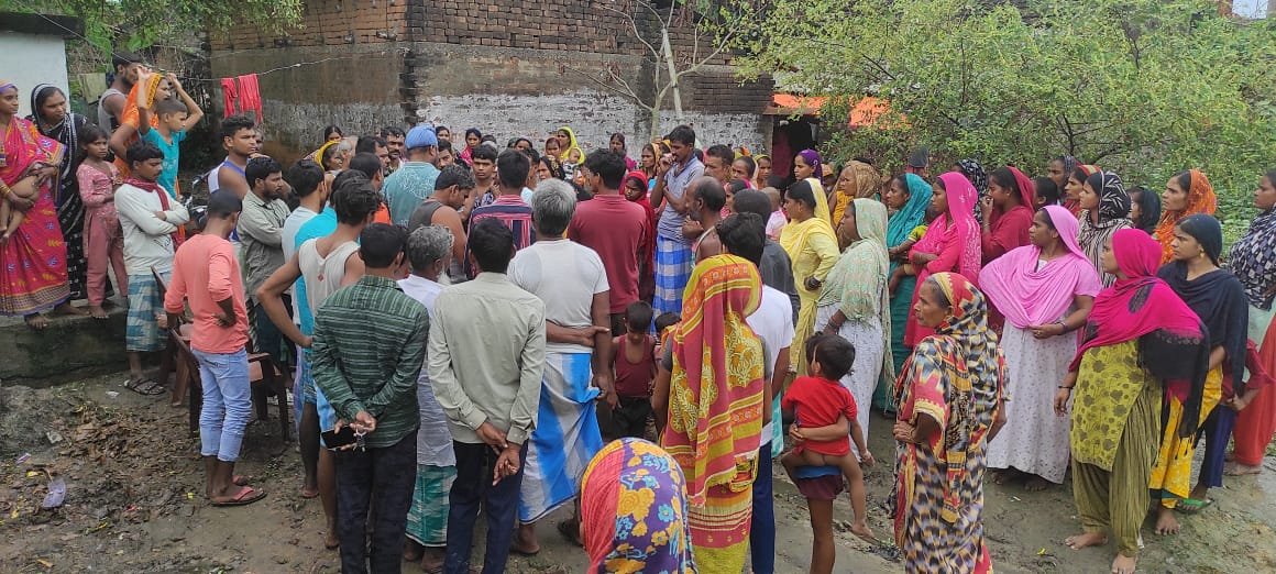 निजी क्लिनिक में जच्चा-बच्चा की मौत, परिजनों ने लगाया लापरवाही का आरोप निजी क्लिनिक में जच्चा-बच्चा की मौत, परिजनों ने लगाया लापरवाही का आरोप