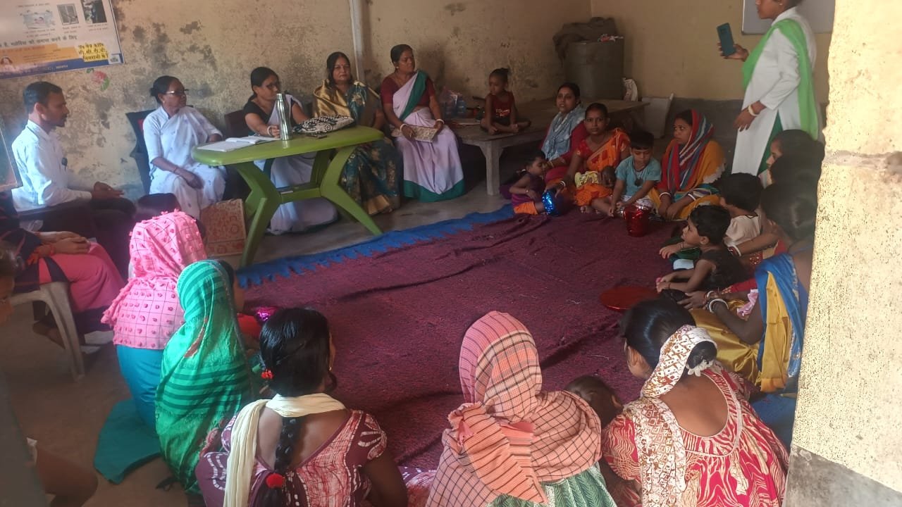 परिवार कल्याण दिवस पर बरहड़वा में परिवार नियोजन जागरूकता शिविर का आयोजन