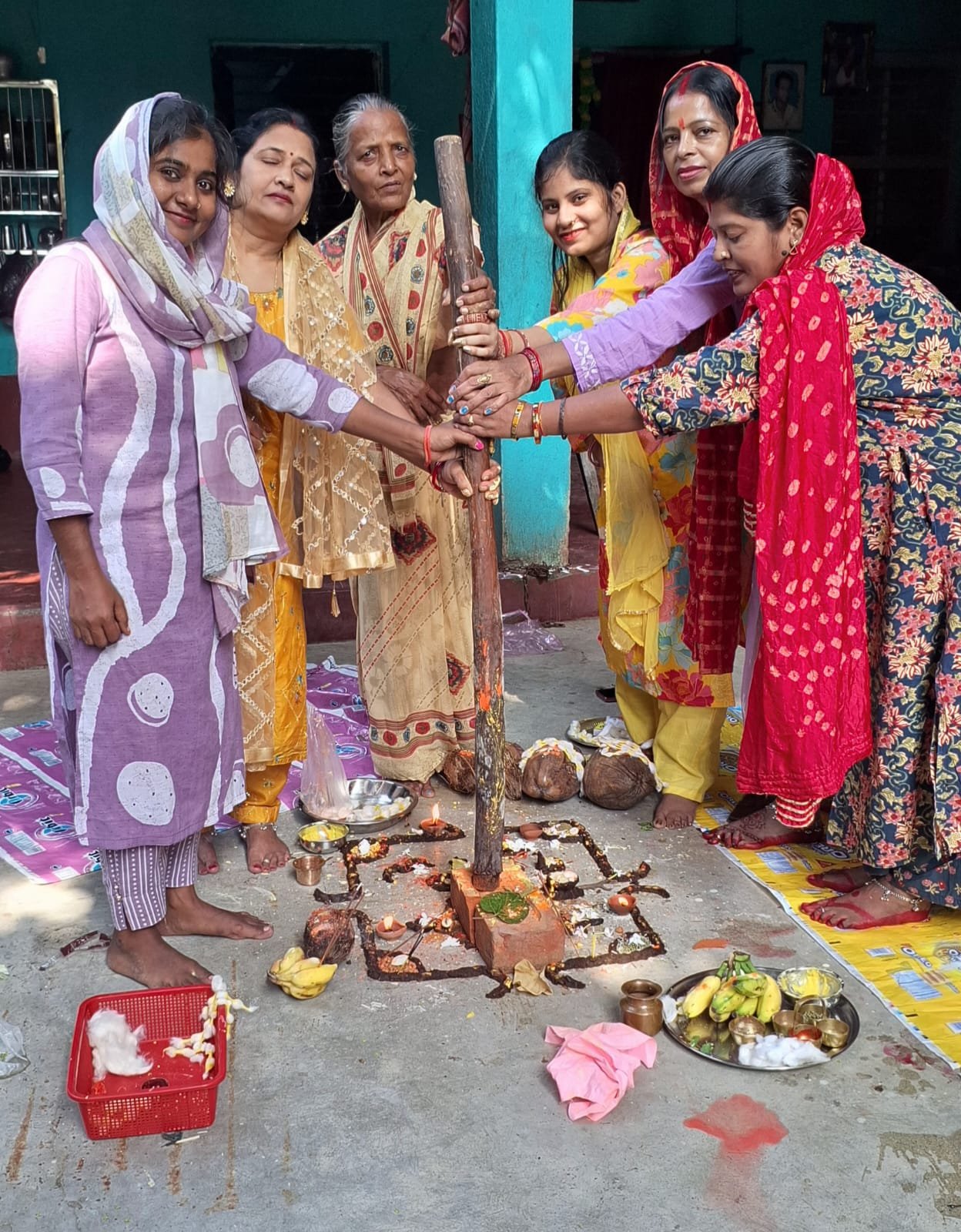 बरहरवा सहित ग्रामीण क्षेत्रों में श्रद्धा और उल्लास के साथ मनाया गया भैया दूज पर्व