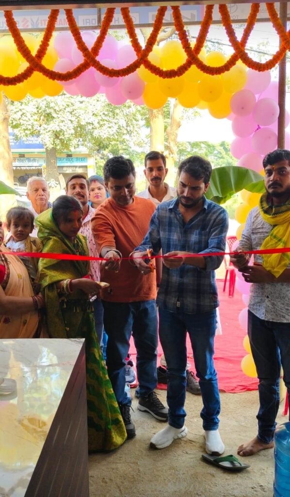 लातेहार:कार एक्सेसरीज की नई दुकान का हुआ शुभारंभ,अब स्थानीय लोगों को मिलेगी बड़ी सुविधा लातेहार:कार एक्सेसरीज की नई दुकान का हुआ शुभारंभ,अब स्थानीय लोगों को मिलेगी बड़ी सुविधा