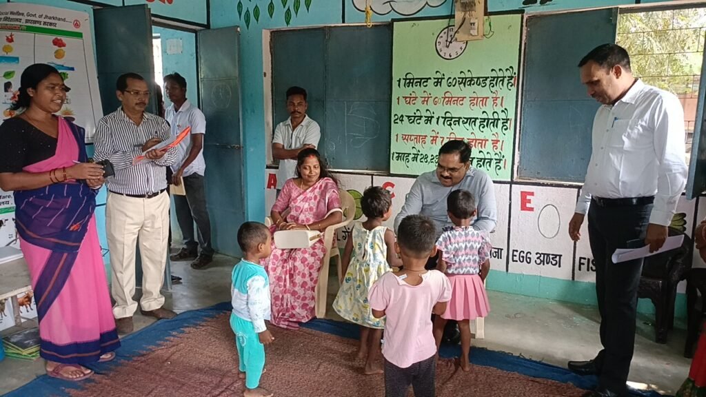 गुमला डीडीसी ने नवडीहा पंचायत का किया निरीक्षण,दिए कई दिशा-निर्देश गुमला डीडीसी ने नवडीहा पंचायत का किया निरीक्षण,दिए कई दिशा-निर्देश