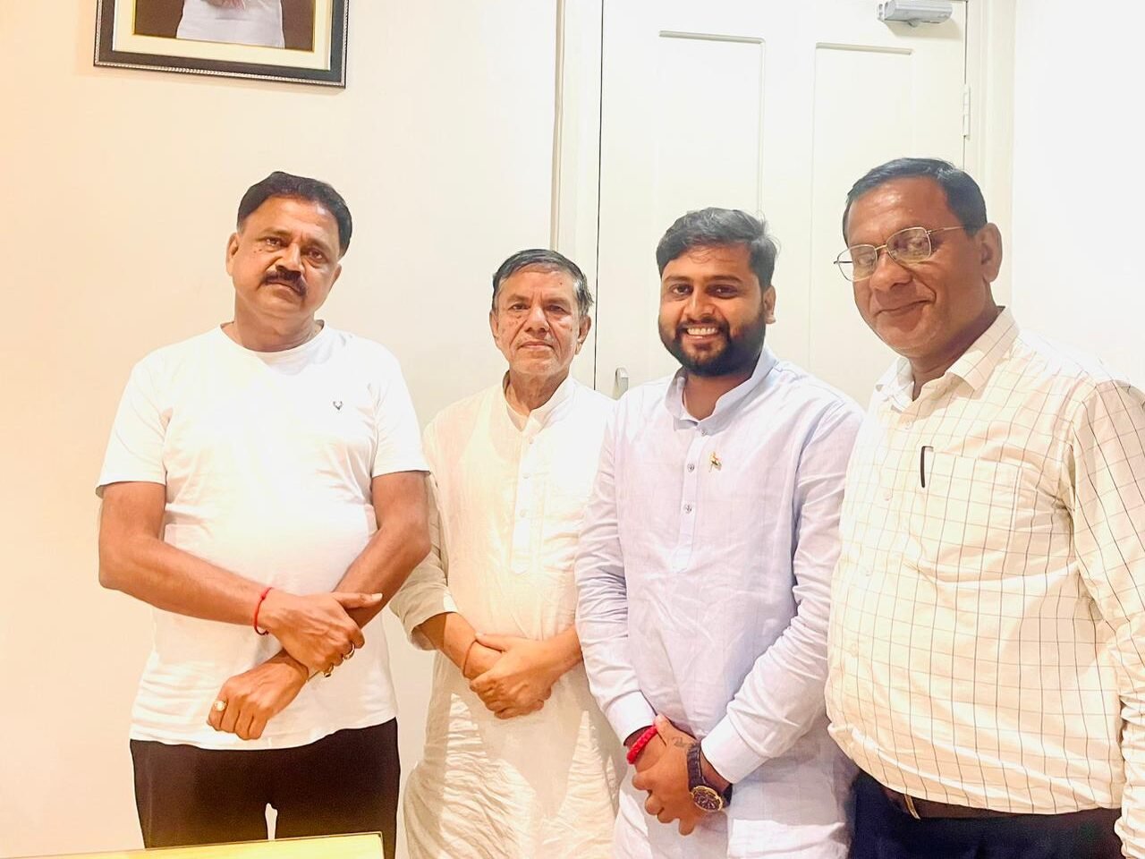 व्यक्ति विशेष से प्रभावित होकर अनैतिक निर्णय ले रहे थे सहायक नगर आयुक्त:आशीष भारद्वाज व्यक्ति विशेष से प्रभावित होकर अनैतिक निर्णय ले रहे थे सहायक नगर आयुक्त:आशीष भारद्वाज