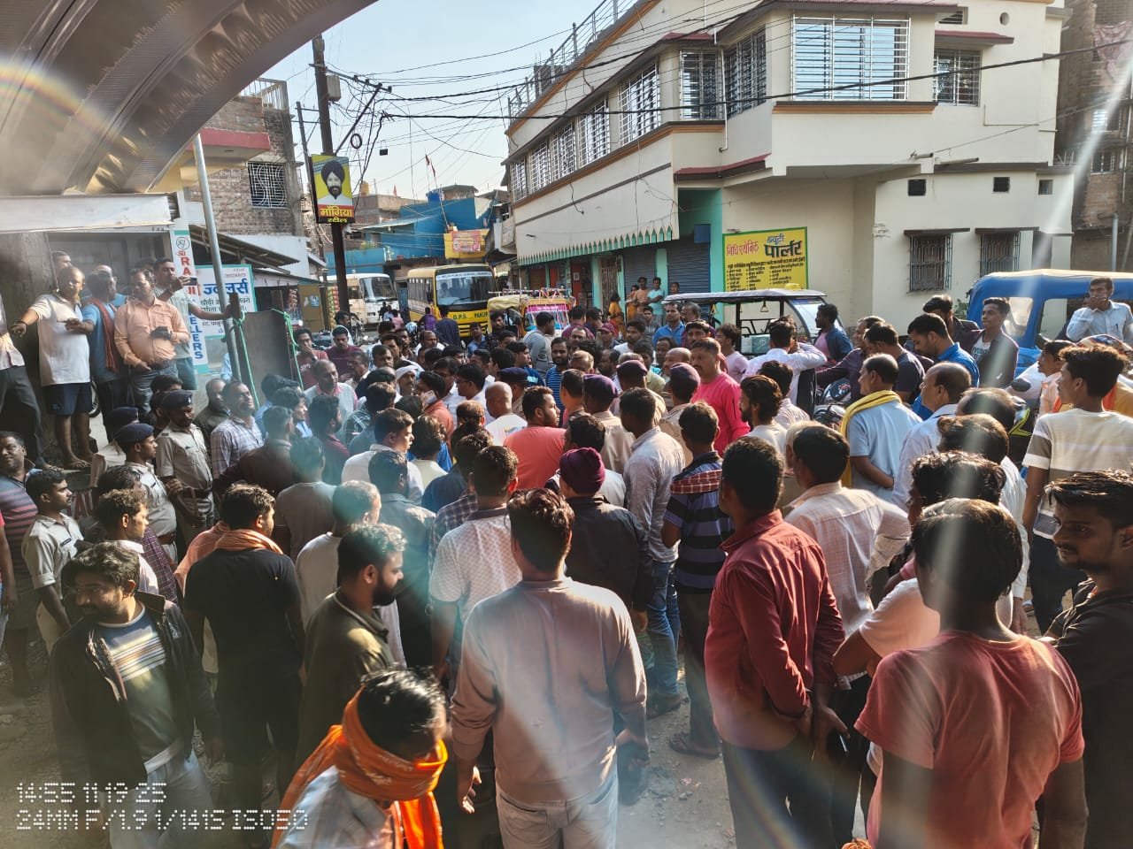 बरहरवा:अंडरपास जाम, रेलवे पर मनमानी का आरोप,चार घंटे तक ठप रहा आवागमन