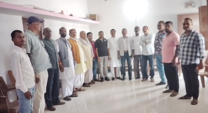 सरकारी भूमि को भू-माफियाओं के कब्जे से मुक्त कराने को लेकर मनिका में बैठक, भू-मुक्ति संघर्ष समिति का गठन