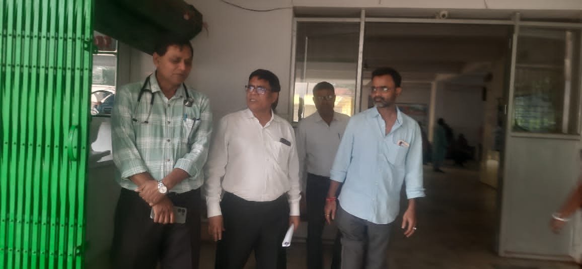 सीएस ने किया अनुमंडलीय अस्पताल का औचक निरीक्षण।