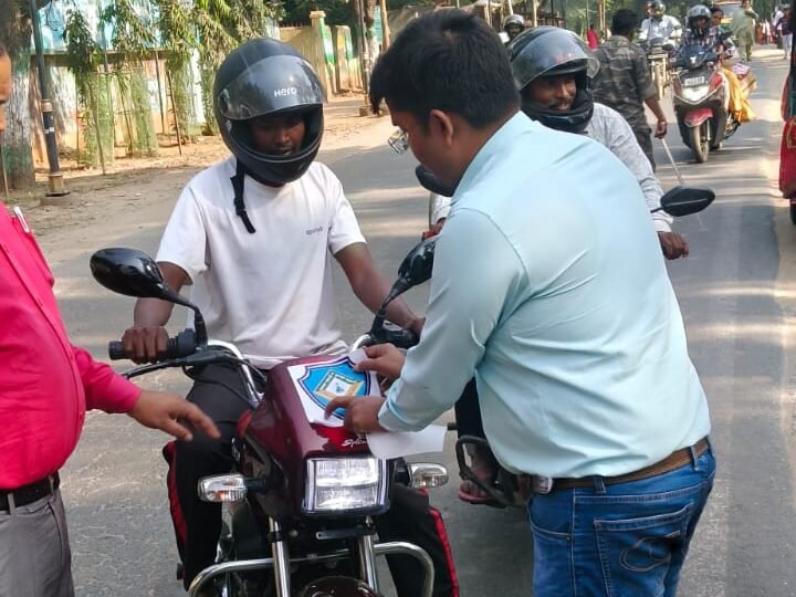 रफ्तार घटाओ,सुरक्षा बढ़ाओ:लातेहार में सड़क सुरक्षा अभियान