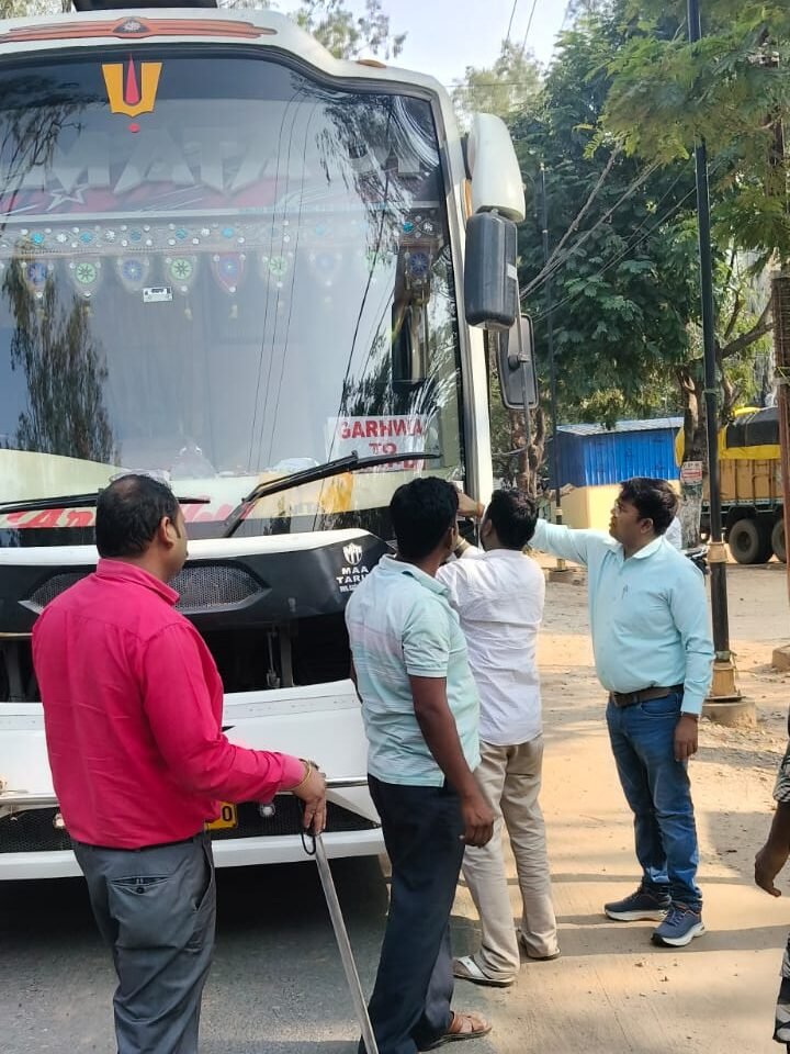 रफ्तार घटाओ,सुरक्षा बढ़ाओ:लातेहार में सड़क सुरक्षा अभियान रफ्तार घटाओ,सुरक्षा बढ़ाओ:लातेहार में सड़क सुरक्षा अभियान