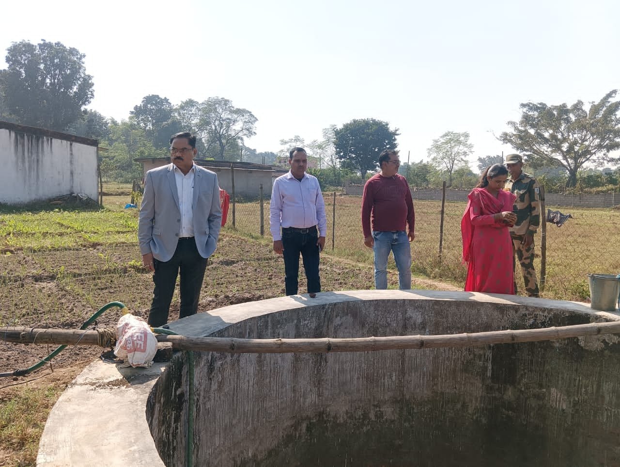 डीडीसी गांव में चल रहे विकास कार्यों और विद्यालयों में चल रहे मॉक टेस्ट परीक्षा का किया निरीक्षण डीडीसी गांव में चल रहे विकास कार्यों और विद्यालयों में चल रहे मॉक टेस्ट परीक्षा का किया निरीक्षण
