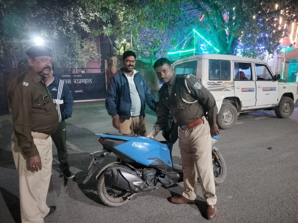 पुलिस ने चलाया वाहन जांच अभियान