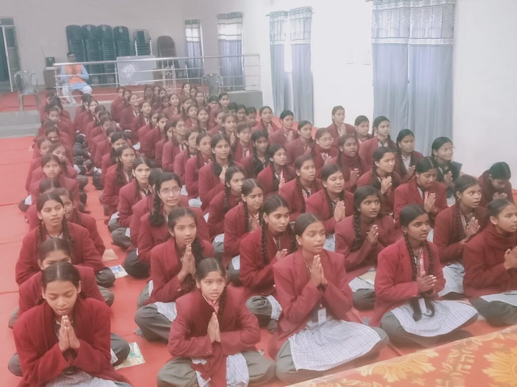 खुशी मिशन के माध्यम से सकारात्मक शिक्षा की ओर कदम खुशी मिशन के माध्यम से सकारात्मक शिक्षा की ओर कदम
