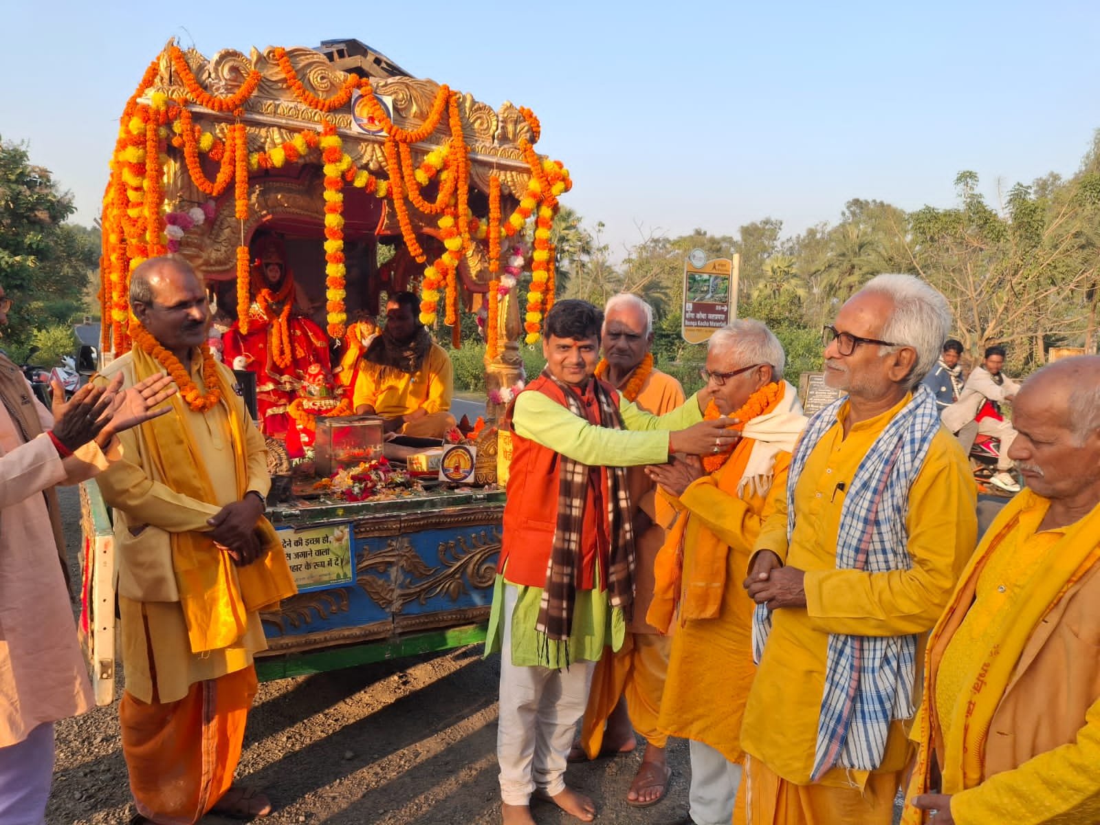ज्योति कलश यात्रा का हुआ स्वागत। ज्योति कलश यात्रा का हुआ स्वागत।