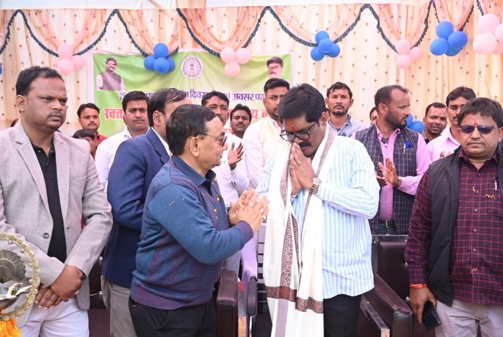 राज्य सरकार द्वारा सरकारी अस्पतालों में बेहतर स्वास्थ्य सुविधाएं उपलब्ध कराई जा रही है : मंत्री योगेंद्र प्रसाद राज्य सरकार द्वारा सरकारी अस्पतालों में बेहतर स्वास्थ्य सुविधाएं उपलब्ध कराई जा रही है : मंत्री योगेंद्र प्रसाद