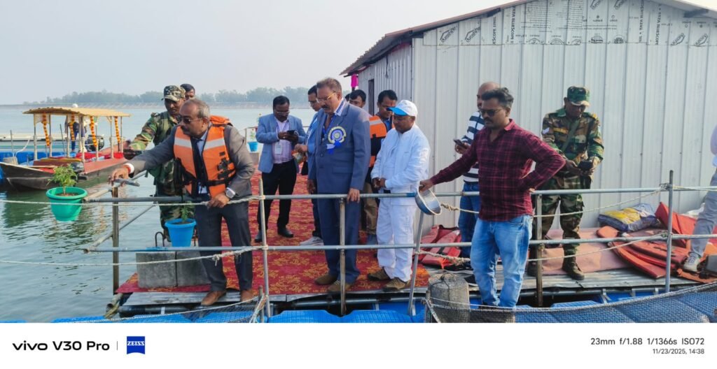 चिदरी पंचायत के जरकुंडा में डीवीसी टीम का दौरा,केज कल्चर प्रोजेक्ट का निरीक्षण चिदरी पंचायत के जरकुंडा में डीवीसी टीम का दौरा,केज कल्चर प्रोजेक्ट का निरीक्षण