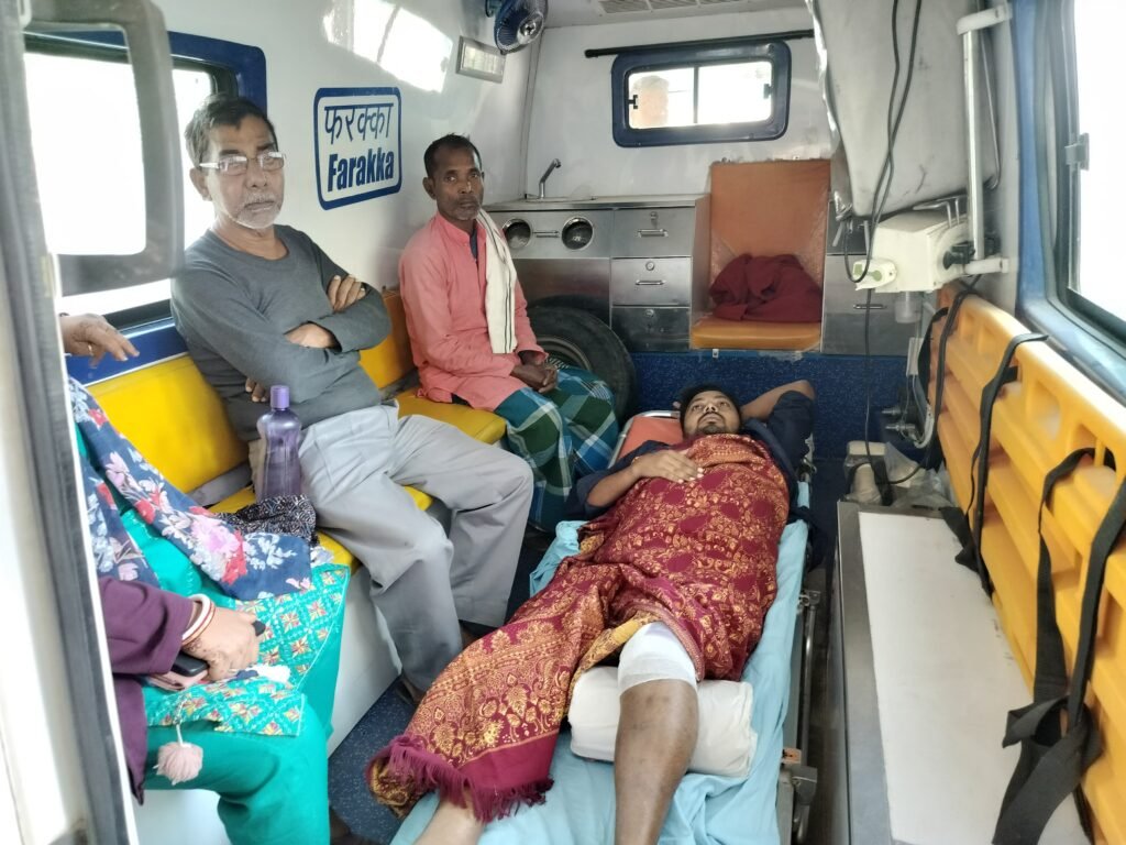 अनियंत्रित होकर बाइक से गिरकर एक घायल। रेफर