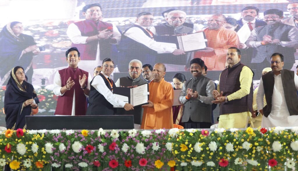 गोरखपुर में निवेश का नया दौर: ₹408 करोड़ की 114 परियोजनाओं का लोकार्पण, ₹6,139 करोड़ निवेश हेतु भूखंड आवंटन