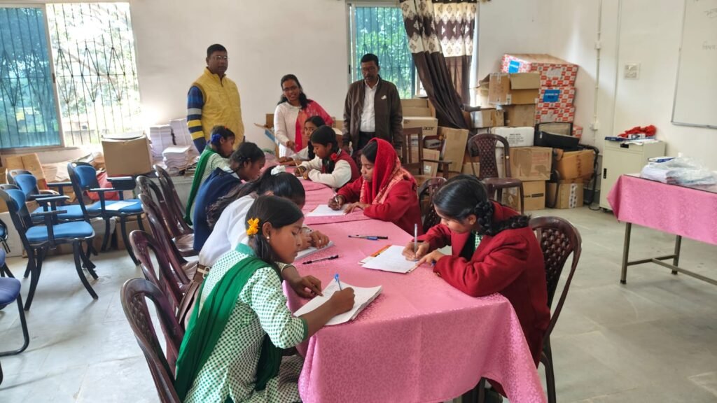 घाघरा प्रखंड में झारखंड राज्य की 25वीं वर्षगांठ पर रजत जयंती समारोह का भव्य आयोजन घाघरा प्रखंड में झारखंड राज्य की 25वीं वर्षगांठ पर रजत जयंती समारोह का भव्य आयोजन