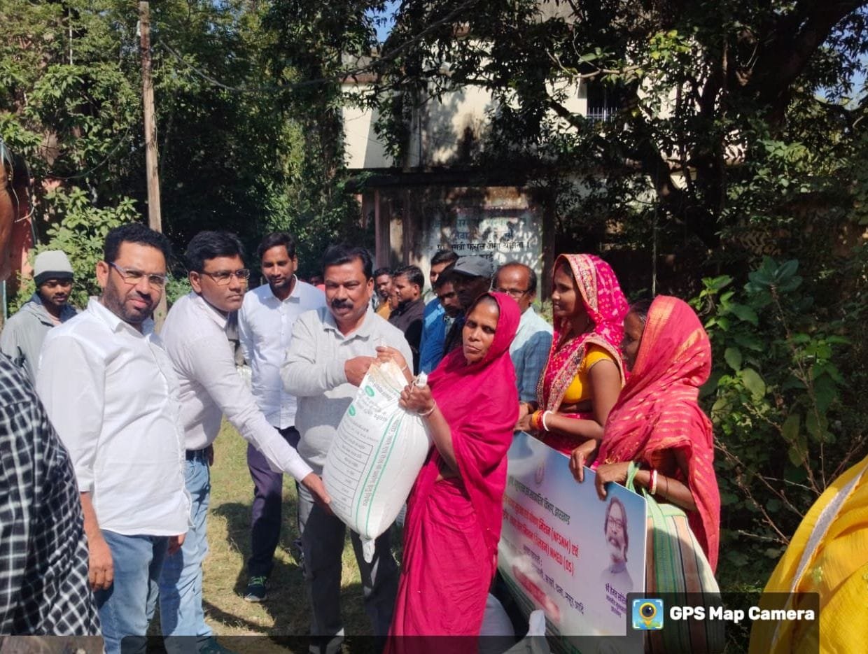 बरहड़वा में किसानों को बांटे गए उच्च गुणवत्ता वाले चना बीज,उत्पादन बढ़ाने पर जोर बरहड़वा में किसानों को बांटे गए उच्च गुणवत्ता वाले चना बीज,उत्पादन बढ़ाने पर जोर