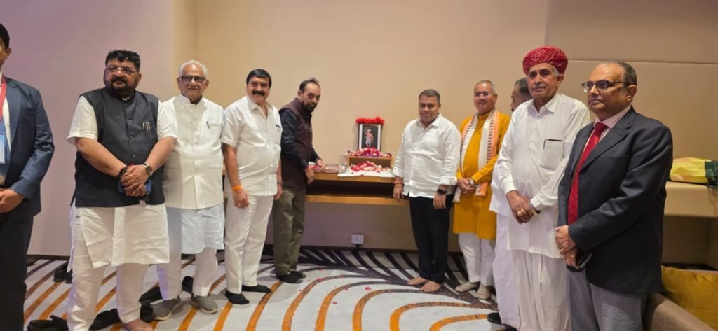 धरती आबा को नमन किये सांसद विद्युत वरण महतो