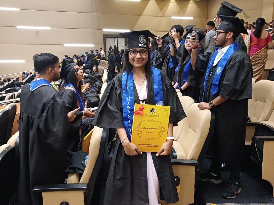 राजमहल की बेटी ने कोलकाता यूनिवर्सिटी में गोल्ड मेडल जीतकर क्षेत्र का नाम रोशन किया