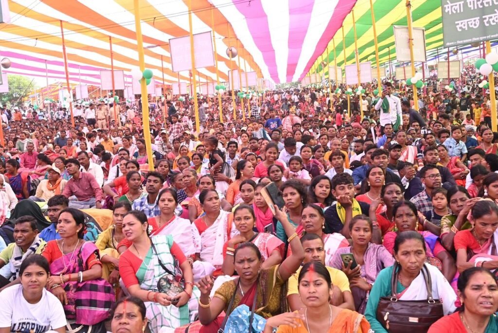 लुगुबुरू घँटाबाड़ी आदिवासी के लिए एक पवित्र धार्मिक धरोहर लुगुबुरू घँटाबाड़ी आदिवासी के लिए एक पवित्र धार्मिक धरोहर
