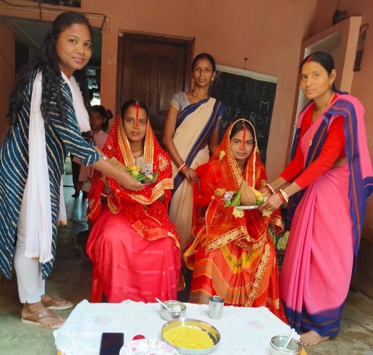 बरहड़वा में गर्भवती महिलाओं के बीच गोदभराई कार्यक्रम आयोजित बरहड़वा में गर्भवती महिलाओं के बीच गोदभराई कार्यक्रम आयोजित