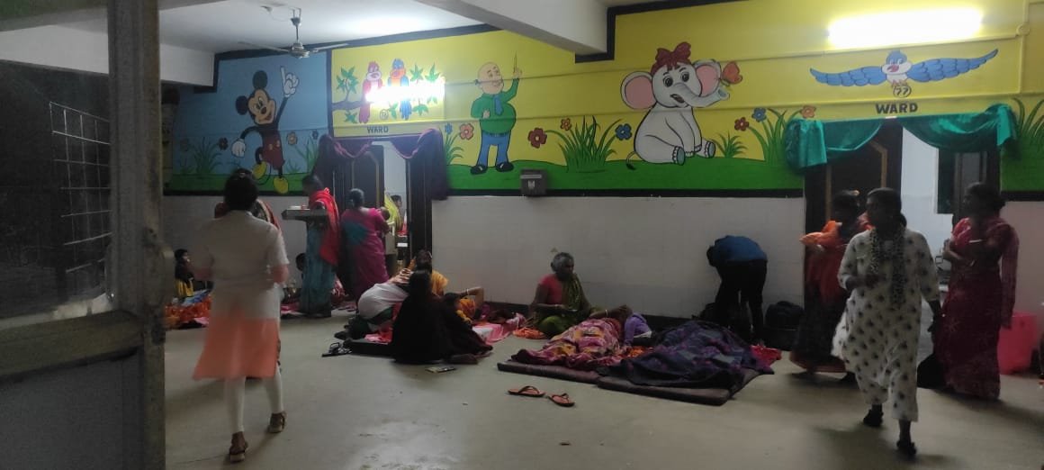 अनुमंडल अस्पताल बना प्राइवेट अस्पताल, मरीजों से वसूले जा रहे हैं इलाज के बदले रुपए अनुमंडल अस्पताल बना प्राइवेट अस्पताल, मरीजों से वसूले जा रहे हैं इलाज के बदले रुपए