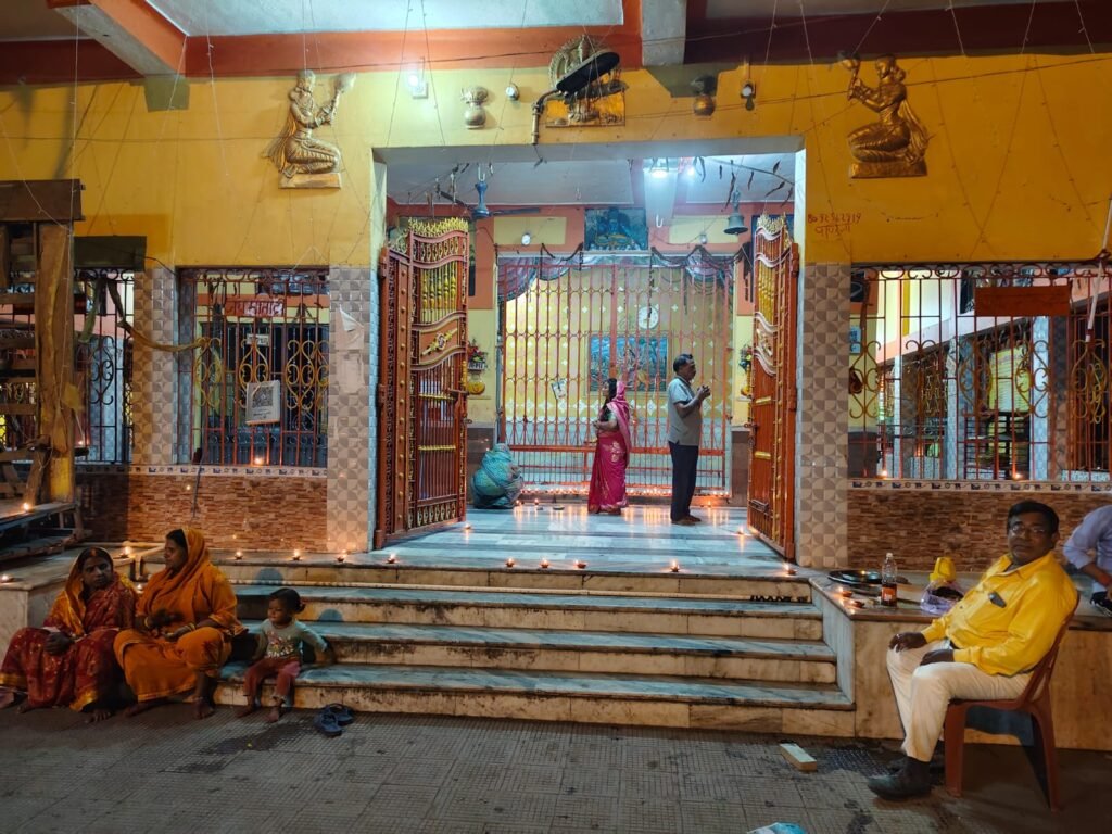 मिर्जाचौकी में श्रद्धा और उल्लास के साथ मनाई गई देव दीपावली,जलाए गए 501 दीप