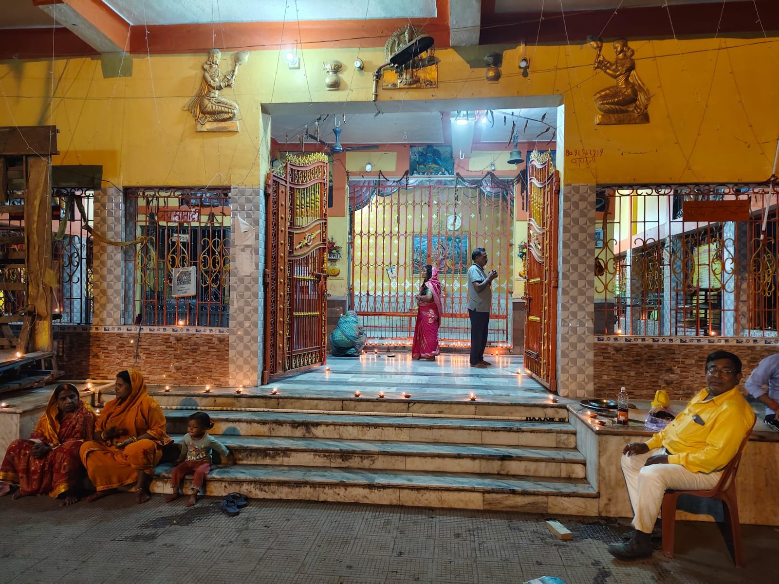 मिर्जाचौकी में श्रद्धा और उल्लास के साथ मनाई गई देव दीपावली,जलाए गए 501 दीप मिर्जाचौकी में श्रद्धा और उल्लास के साथ मनाई गई देव दीपावली,जलाए गए 501 दीप