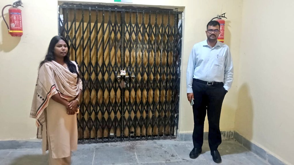 जिला निर्वाचन पदाधिकारी-सह-उपायुक्त ने किया ईवीएम–वीवीपैट वेयरहाउस का मासिक निरीक्षण जिला निर्वाचन पदाधिकारी-सह-उपायुक्त ने किया ईवीएम–वीवीपैट वेयरहाउस का मासिक निरीक्षण
