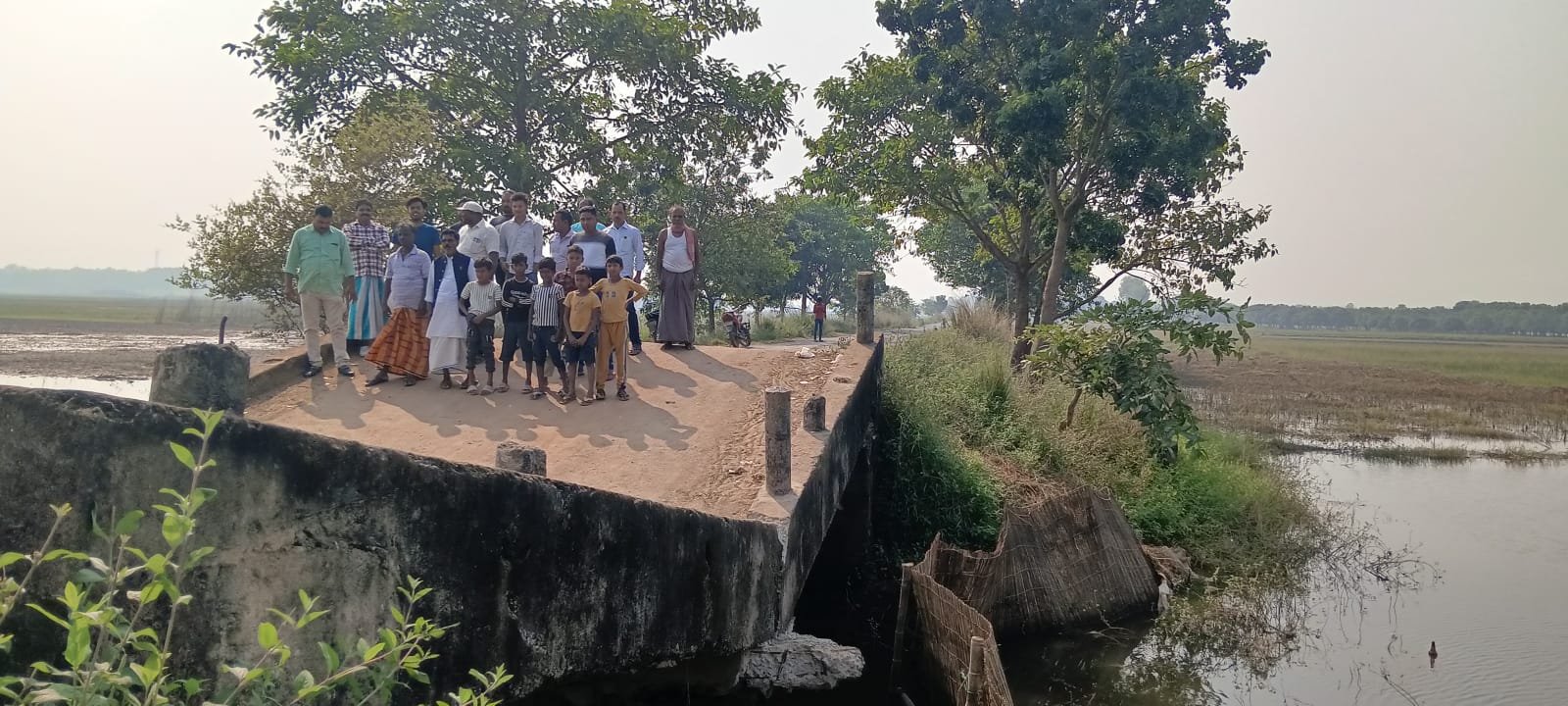 चांदशहर-रामनगर बड़ा पुल ध्वस्त, कई गांवों का आवागमन ठप