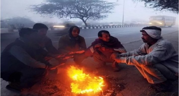 झारखंड में ठंड बढ़ी,आठ जिलों के लिए शीतलहर की चेतावनी जारी झारखंड में ठंड बढ़ी,आठ जिलों के लिए शीतलहर की चेतावनी जारी