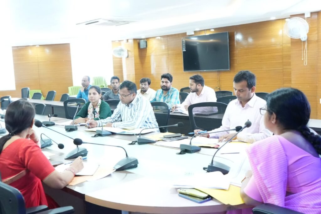 डीसी ने नियोजन,कौशल विकास,सामाजिक सुरक्षा,श्रम विभाग द्वारा किये जा रहे कार्यों की समीक्षा की डीसी ने नियोजन,कौशल विकास,सामाजिक सुरक्षा,श्रम विभाग द्वारा किये जा रहे कार्यों की समीक्षा की