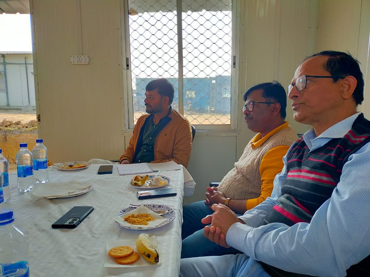 तुबेद कोयला खान में कोयला परिवहन को लेकर डीवीसी और ट्रांसपोर्टरों के बीच बैठक