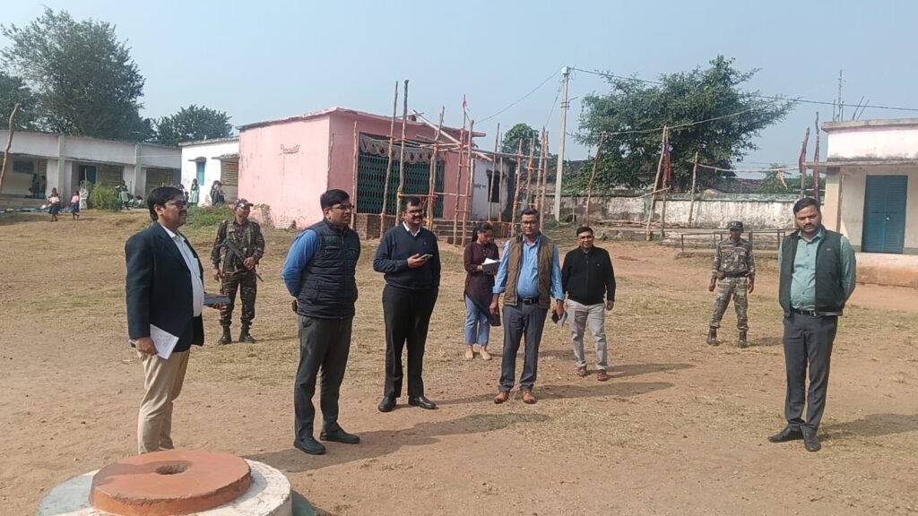 उपायुक्त ने सेवा का अधिकार सप्ताह के शिविरों का किया औचक निरीक्षण, लाभुकों तक योजनाओं की पहुँच पर दिया जोर