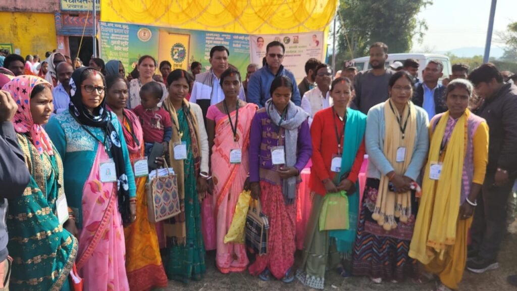 लातेहार में ‘सेवा का अधिकार सप्ताह’ के तहत पंचायत स्तरीय विशेष शिविरों का आयोजन लातेहार में ‘सेवा का अधिकार सप्ताह’ के तहत पंचायत स्तरीय विशेष शिविरों का आयोजन