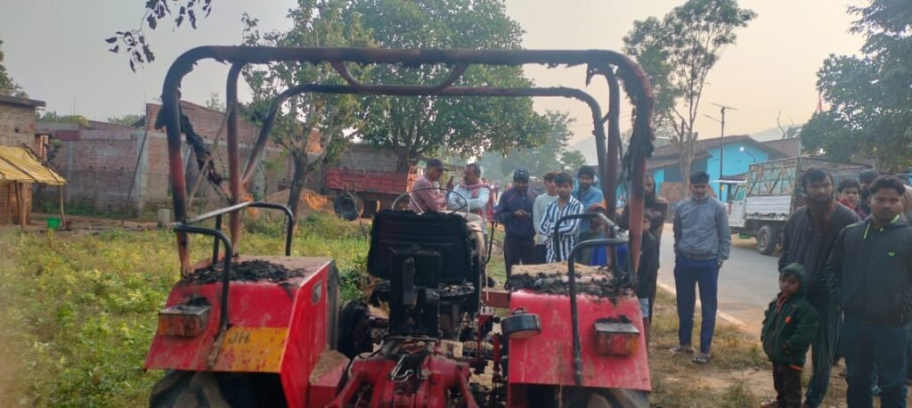 बारेसांढ़ में अज्ञात लोगों ने खड़ी ट्रैक्टर में लगाई आग,जांच में जुटी पुलिस बारेसांढ़ में अज्ञात लोगों ने खड़ी ट्रैक्टर में लगाई आग,जांच में जुटी पुलिस