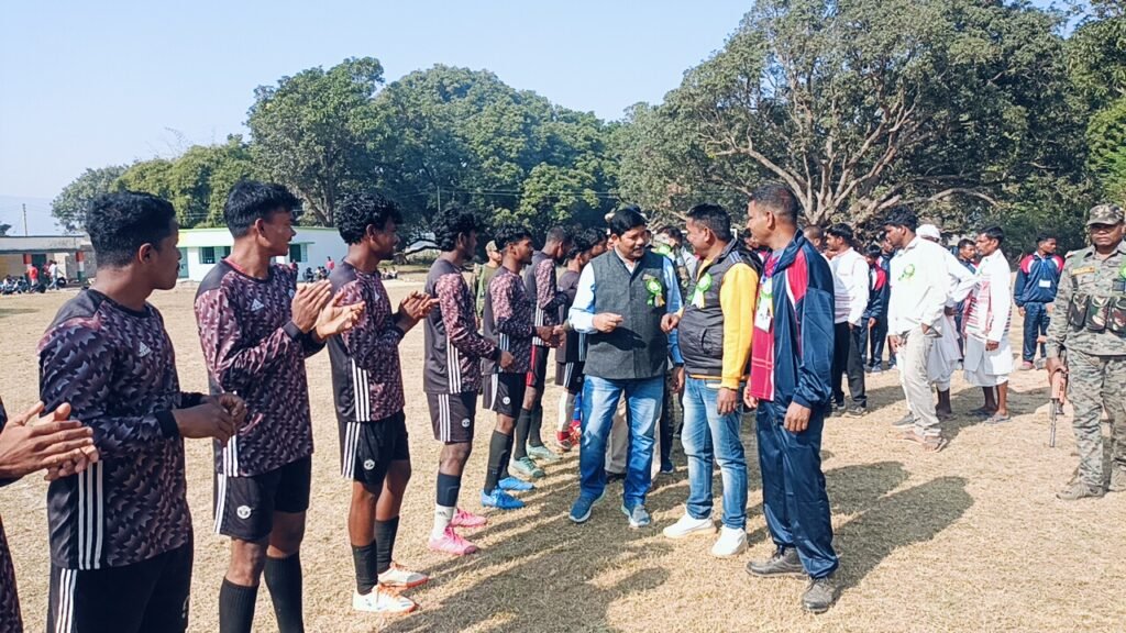 तुरीयाडीह में पड़हा पचोरा जतरा सह शहीद संतोष उरांव स्मृति जतरा सम्पन्न तुरीयाडीह में पड़हा पचोरा जतरा सह शहीद संतोष उरांव स्मृति जतरा सम्पन्न