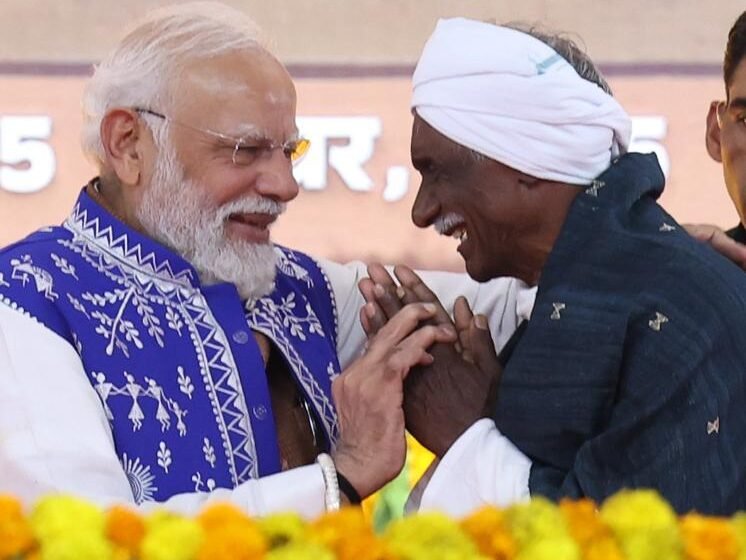 भगवान बिरसा मुंडा के वंशज बुधराम व रवि भगवान बिरसा मुंडा के वंशज बुधराम व रवि