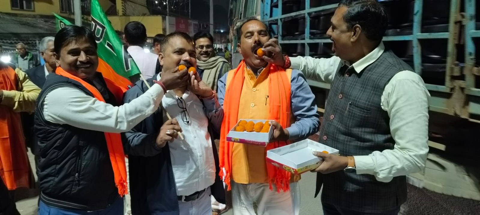 गोविंदपुर में एनडीए के जीत पर मना जश्न गोविंदपुर में एनडीए के जीत पर मना जश्न
