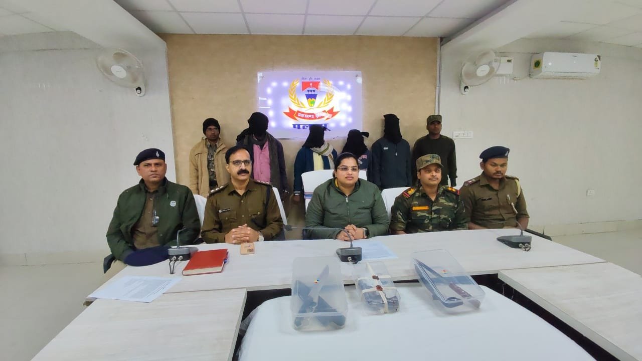 पलामू में बड़ा अपराध टला: पुलिस की तत्परता से हत्या की साजिश नाकाम पलामू में बड़ा अपराध टला: पुलिस की तत्परता से हत्या की साजिश नाकाम