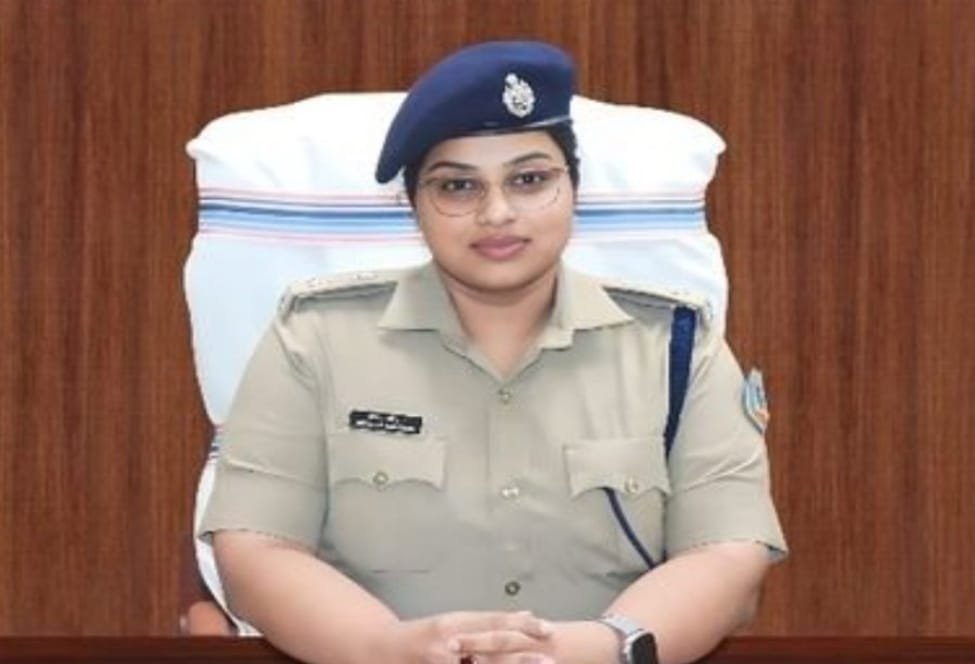 बड़ा खुलासा: पलामू जिले के सदर थाना एएसआई अभिमन्यु सिंह पर शराब माफिया से मिलीभगत, तुरंत निलंबन बड़ा खुलासा: पलामू जिले के सदर थाना एएसआई अभिमन्यु सिंह पर शराब माफिया से मिलीभगत, तुरंत निलंबन