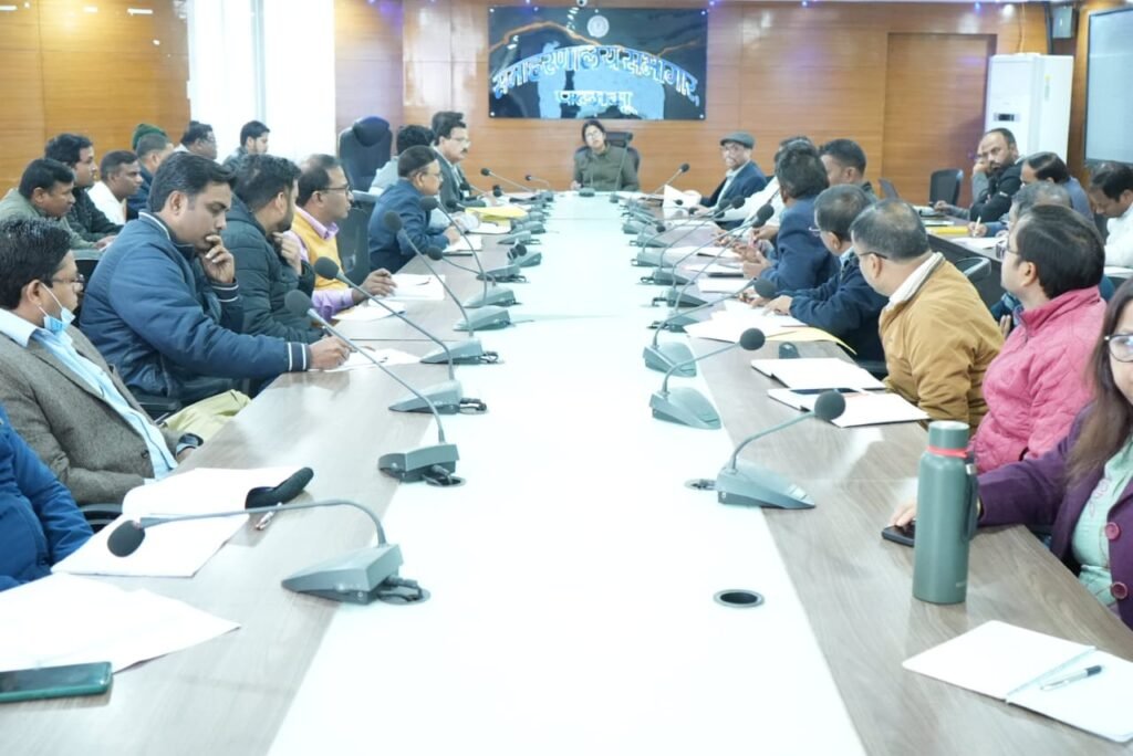 उपायुक्त ने स्वास्थ्य विभाग द्वारा किये जा रहे कार्यों की समीक्षा की