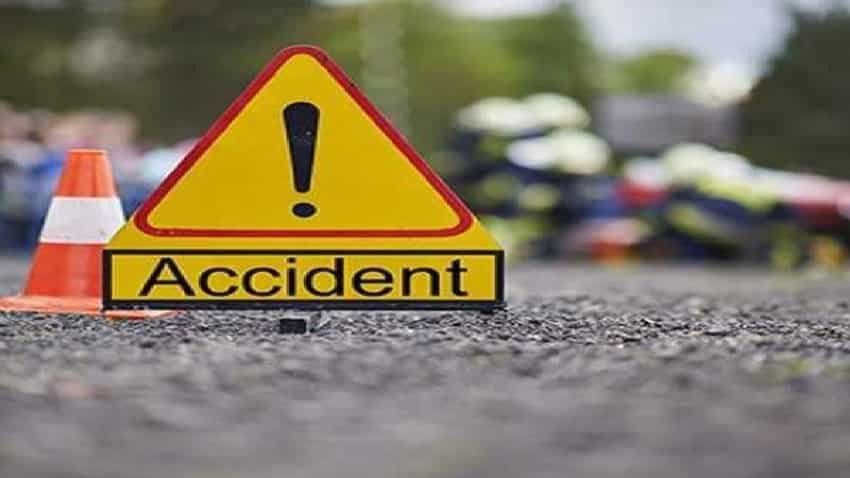 घाघरा–गुमला बॉर्डर पर टोटांबी पुल के पास सड़क दुर्घटना, बस की टक्कर से बाइक सवार एक की मौत, एक गंभीर घाघरा–गुमला बॉर्डर पर टोटांबी पुल के पास सड़क दुर्घटना, बस की टक्कर से बाइक सवार एक की मौत, एक गंभीर