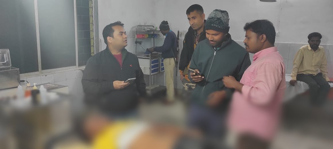 फोरलेन पुल पर अनियंत्रित होकर बाइक से गिरा युवक,गंभीर हालत में रेफर फोरलेन पुल पर अनियंत्रित होकर बाइक से गिरा युवक,गंभीर हालत में रेफर