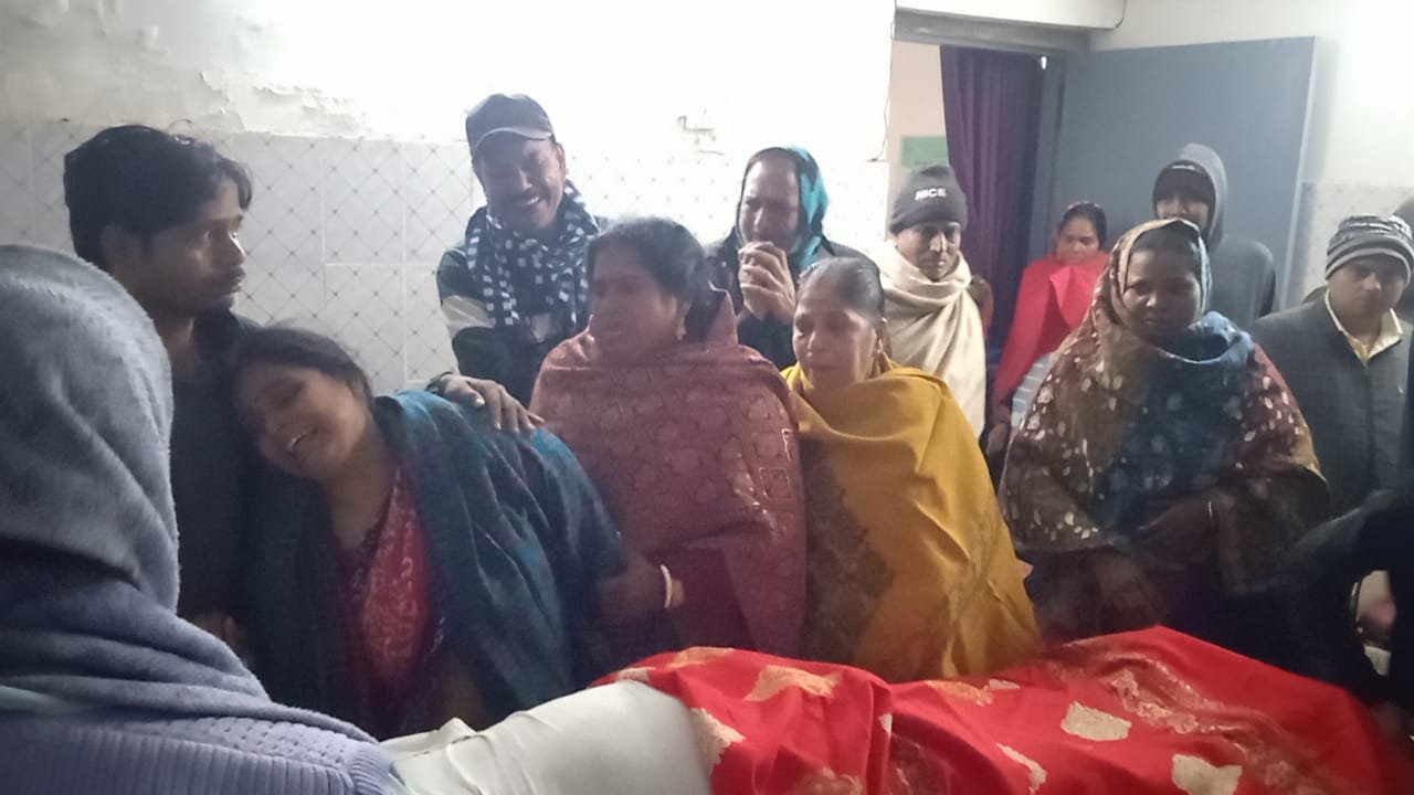 तेज रफ्तार बाइक की टैंकर से टक्कर,युवक की मौत तेज रफ्तार बाइक की टैंकर से टक्कर,युवक की मौत