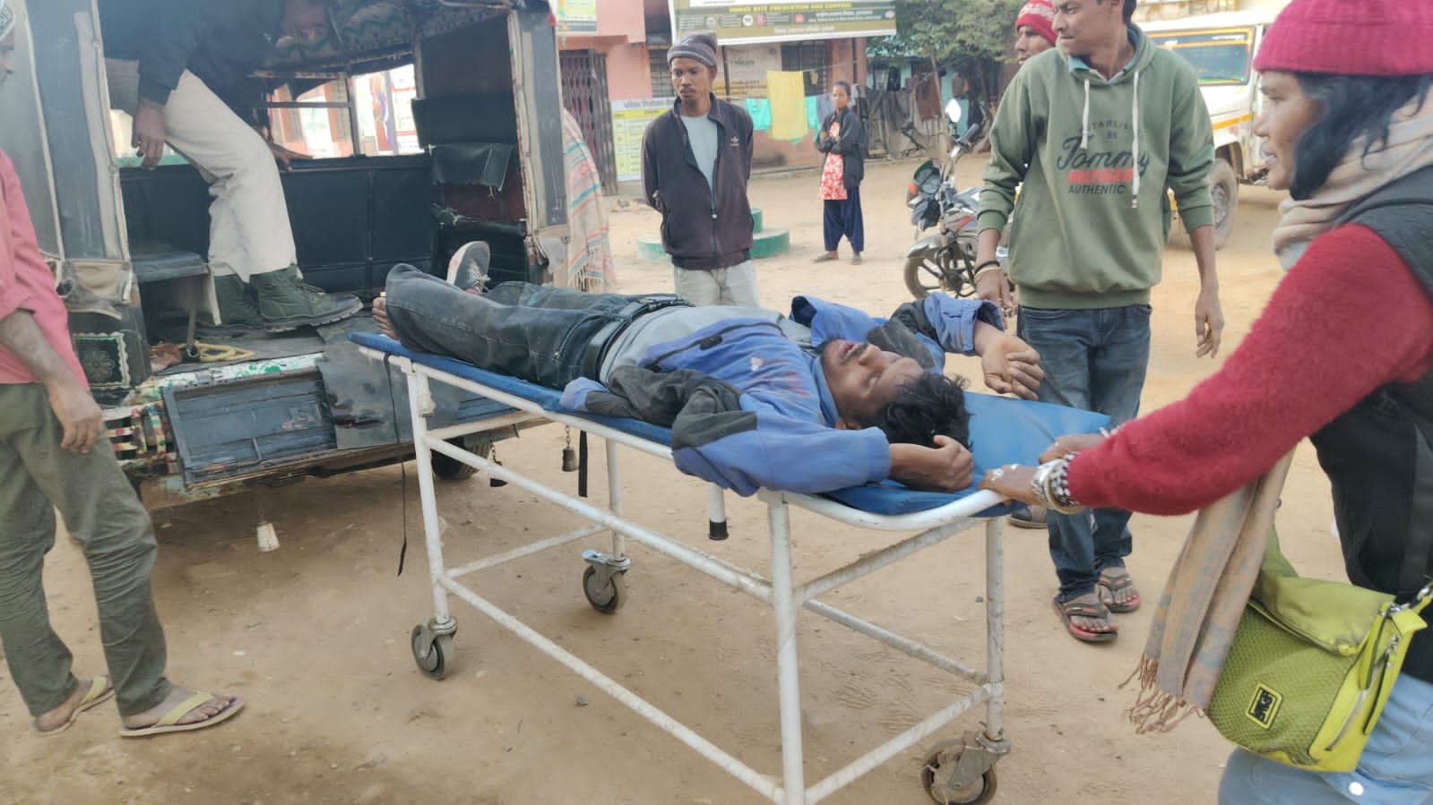 घाघरा–लोहरदगा एनएच पर नवडीहा के पास बॉक्साइट ट्रक की टक्कर, पति–पत्नी गंभीर रूप से घायल घाघरा–लोहरदगा एनएच पर नवडीहा के पास बॉक्साइट ट्रक की टक्कर, पति–पत्नी गंभीर रूप से घायल